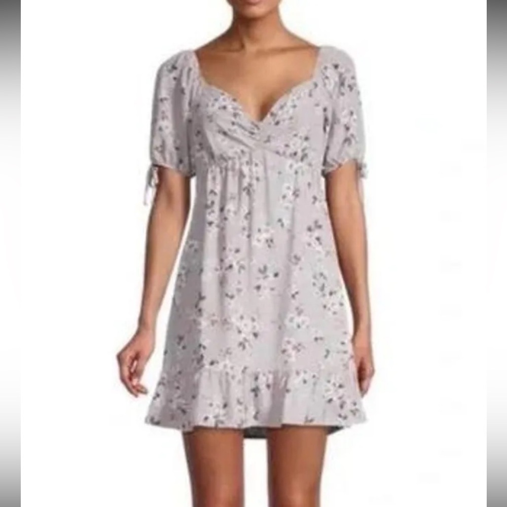 Socialite Light Gray Floral Mini Dress